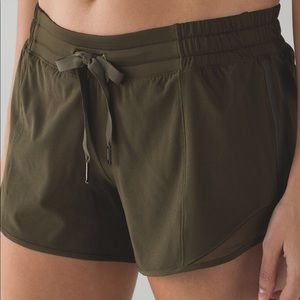 lululemon army green hotty hot shorts